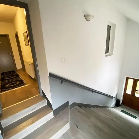 Kraljica 2 Apartment *